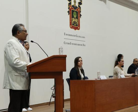 88 Estudiantes de Enfermería del CUSur Reciben Cofias y Listones en Emotiva Ceremonia