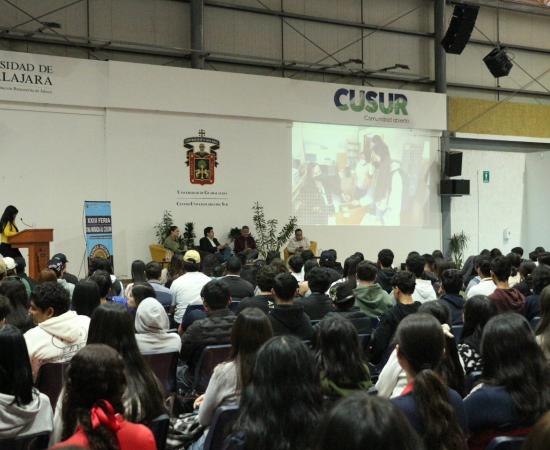 CUSur recibe a 1,763 estudiantes en la XXII Feria "Una Mirada al CUSur" 