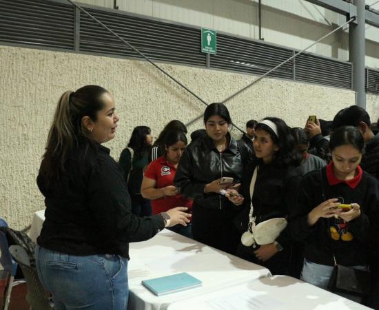 CUSur recibe a 1,763 estudiantes en la XXII Feria "Una Mirada al CUSur" 