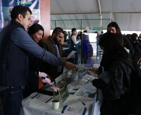 CUSur recibe a 1,763 estudiantes en la XXII Feria "Una Mirada al CUSur" 