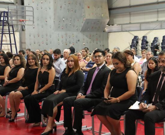 Egresan 12 estudiantes de la Maestría en Administración de Negocios del CUSur