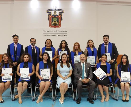 Egresan 12 estudiantes de la Maestría en Administración de Negocios del CUSur