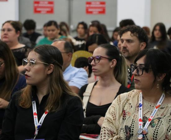 CUSur y CUChapala presentaron en la FIL 2025 el libro Contar con el lenguaje, una obra colectiva en honor a Cristina Rivera Garza
