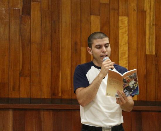 Presentación del libro Dos flores son más fuertes si juntas pasan sed