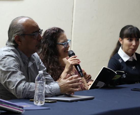 Presentación No es luz mas enceguece