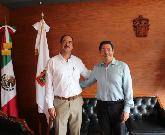 Entregan convenio de colaboración entre la UdeG y el Ayuntamiento de Tapalpa en el CUSur