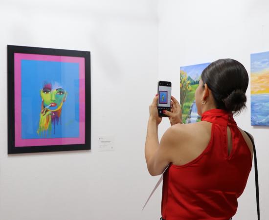 Inauguran exposición pictórica “Somos la expresión en mil colores Kimú” en Casa del Arte