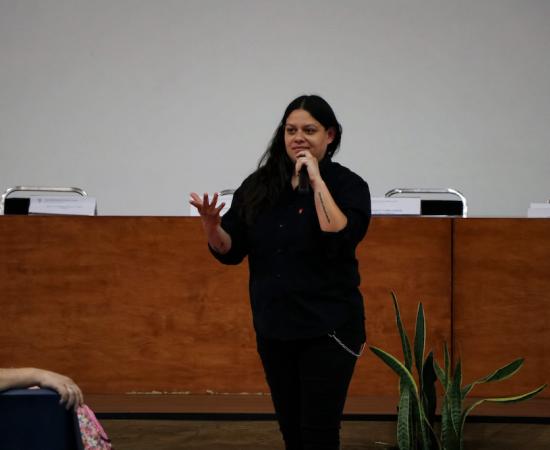 Conferencia Ética feminista y dilemas bioéticos al inicio de la vida