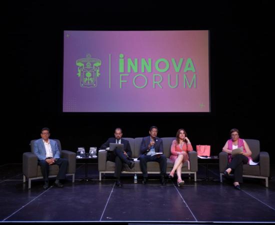 Comunidad del CUSur participa en iNNOVA FORUM 2023