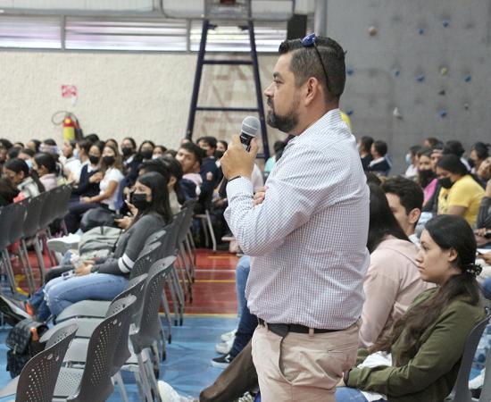 Charla senadores estudiantes sobre propuesta de reforma