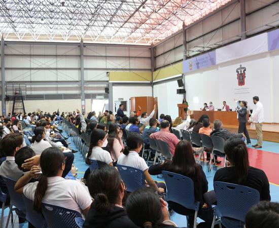 Charla senadores estudiantes sobre propuesta de reforma