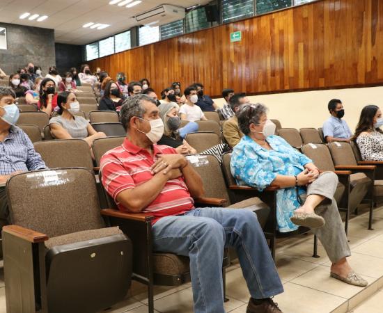 José Quezada dicta conferencia sobre Rubén Fuentes