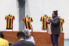 Coleccionista de camisetas Leones Negros