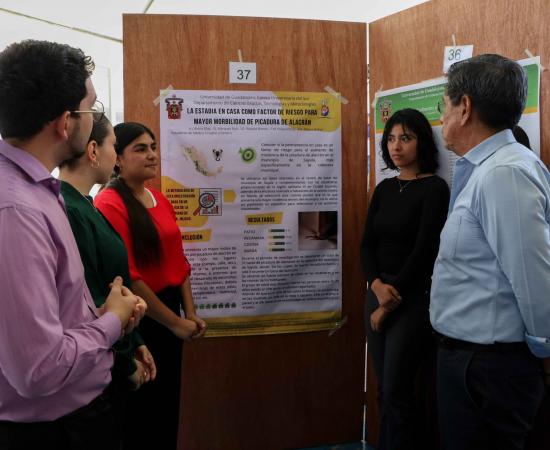 Destacada Participación Estudiantil en Foro de Investigación en el CUSuR
