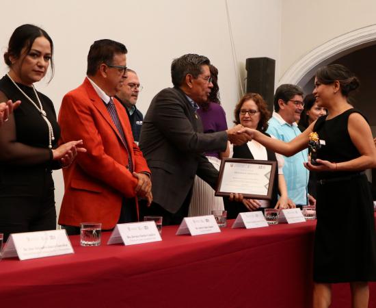 CUSur reconoce la trayectoria de su personal en ceremonia conmemorativa