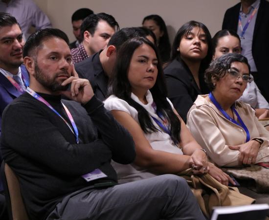 Presentan en la FIL 2024 una obra que transforma la visión de los derechos humanos y el desarrollo social
