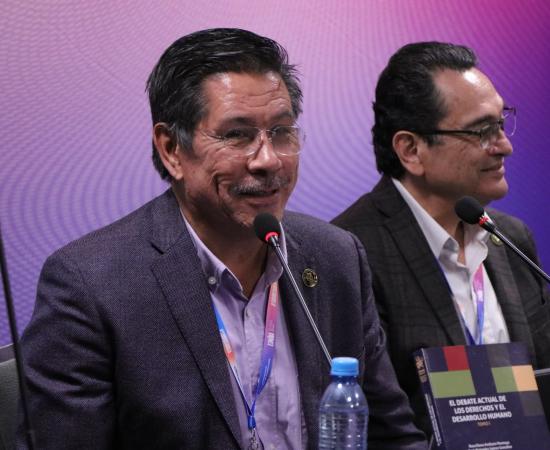 Presentan en la FIL 2024 una obra que transforma la visión de los derechos humanos y el desarrollo social