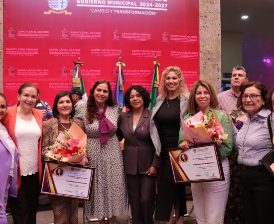 Académicas del CUSur reciben la Presea María Elena Larios González 2025