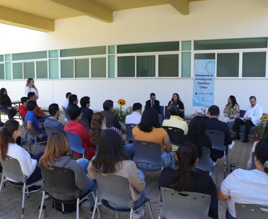 Presentan en CUSur el libro “Las Tecnologías en y para la Salud Pública