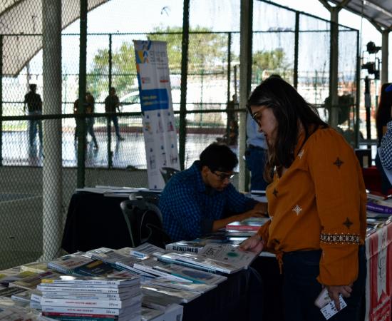 El CUSur reafirma su compromiso académico con la Muestra Bibliográfica 2025