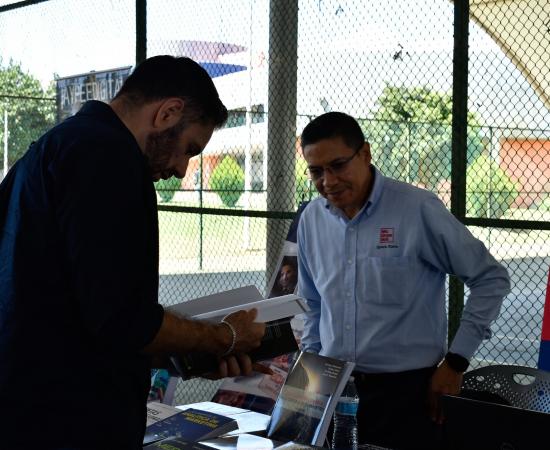 El CUSur reafirma su compromiso académico con la Muestra Bibliográfica 2025