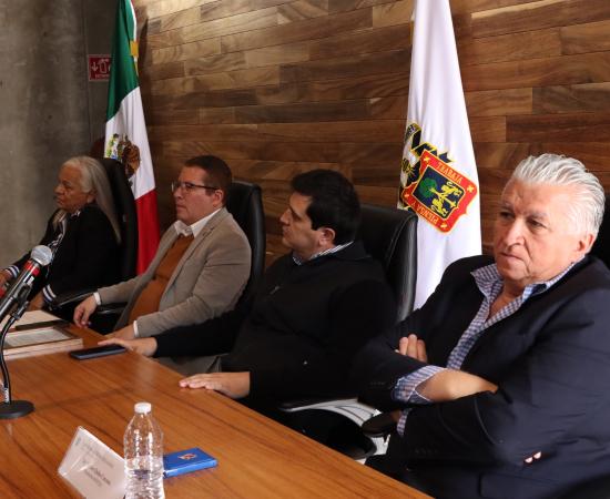 Fundación Martha Acosta A.C. entrega beca y el CUSur reconoce a estudiante y mentora