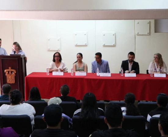 Concluye el Coloquio “Actividad Física, Deporte y Nutrición” en el CUSur
