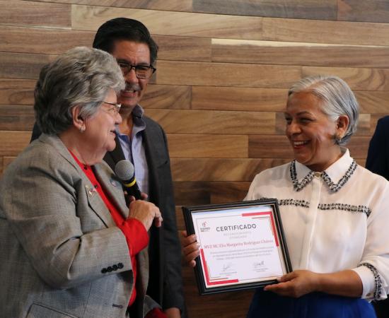 Entrega Beca Fundación Martha Acosta