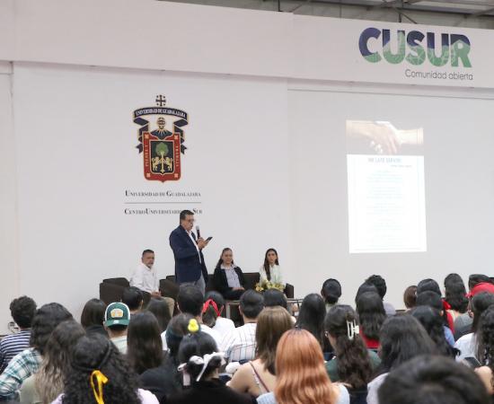 Banderazo de salida servicio social