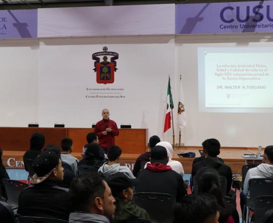 Conferencia especialista cultura física