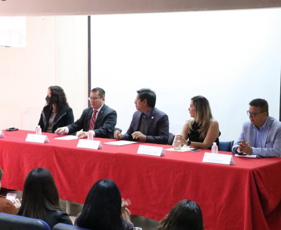 Toma de protesta representante de oficina DDU en el CUSur