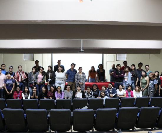 Charla De la idea a la pantalla