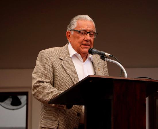 Reconocen a personal jubilado del CUSur por su dedicación y esfuerzo