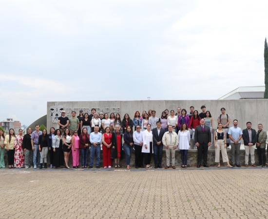 Estudiantes concluyen estancias de investigación en el Verano Delfín 2025 del CUSur