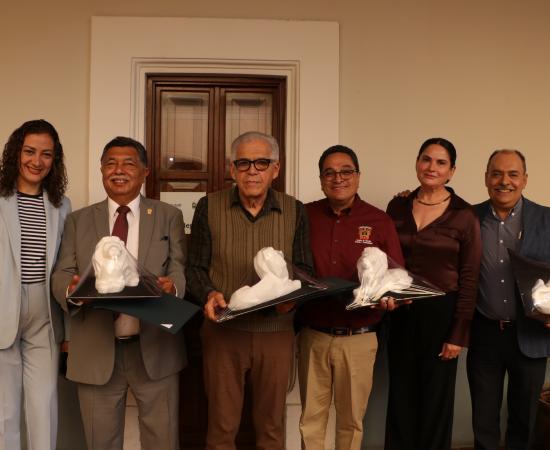 CUSur reconoce a su personal jubilado y con destacada trayectoria en emotiva ceremonia