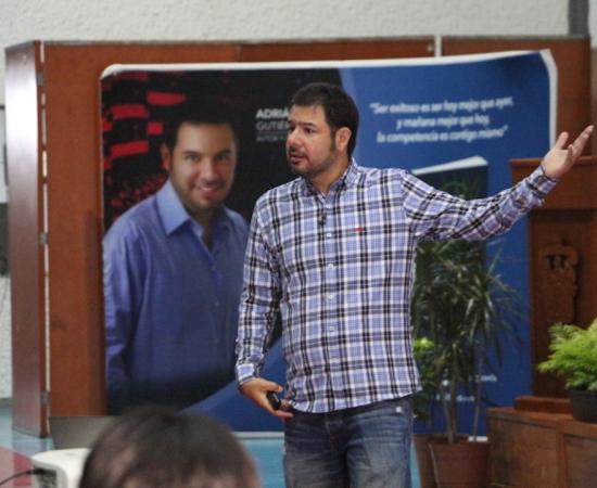 Inician cursos de inducción 889 nuevos estudiantes del CUSur